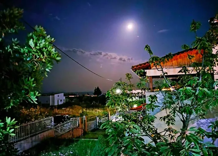Seaside Adam's House 2019 Casa vacanze *